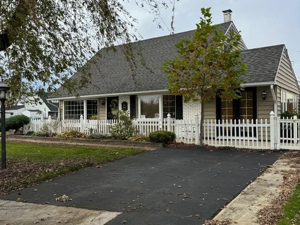 2824 Norcom Rd, Philadelphia, PA 19154