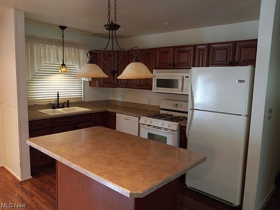 5th image of 4117 Fairlawn