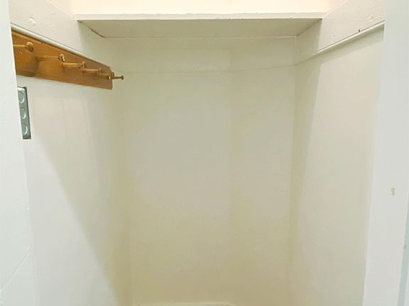 5th image of 882 Greenwich St