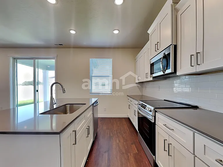 9412 W Shumard St — Photo 3