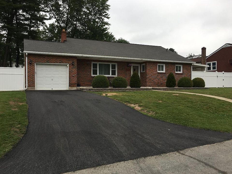 1st image of 109 Chamberlaine Ave