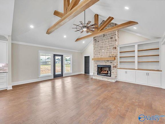 2nd image of 253 Bobo Rd