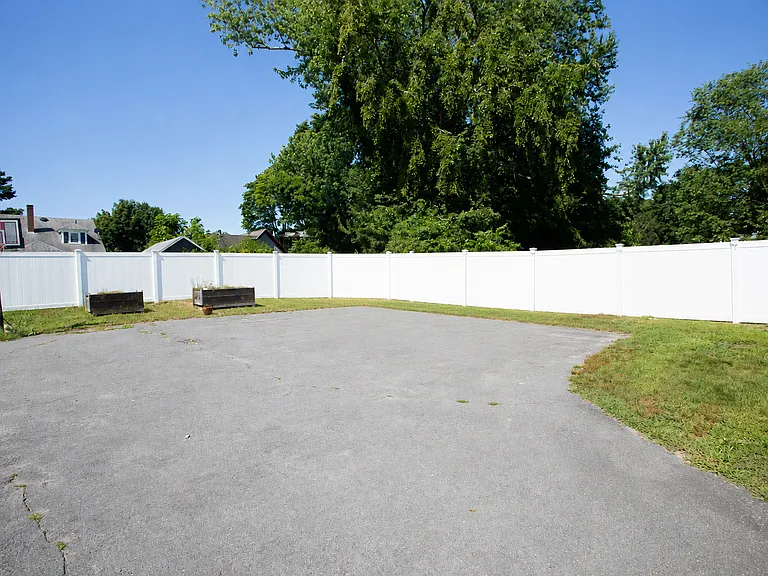 446 Main St — Photo 16