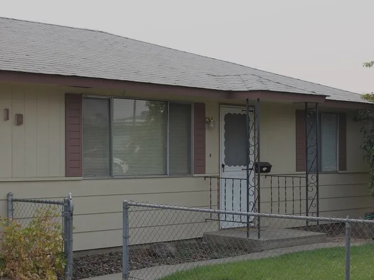 2108 & 2110 W Viola Ave #1 — Photo 2