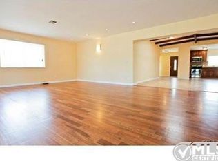 22215 Devonshire St, Chatsworth, CA 91311