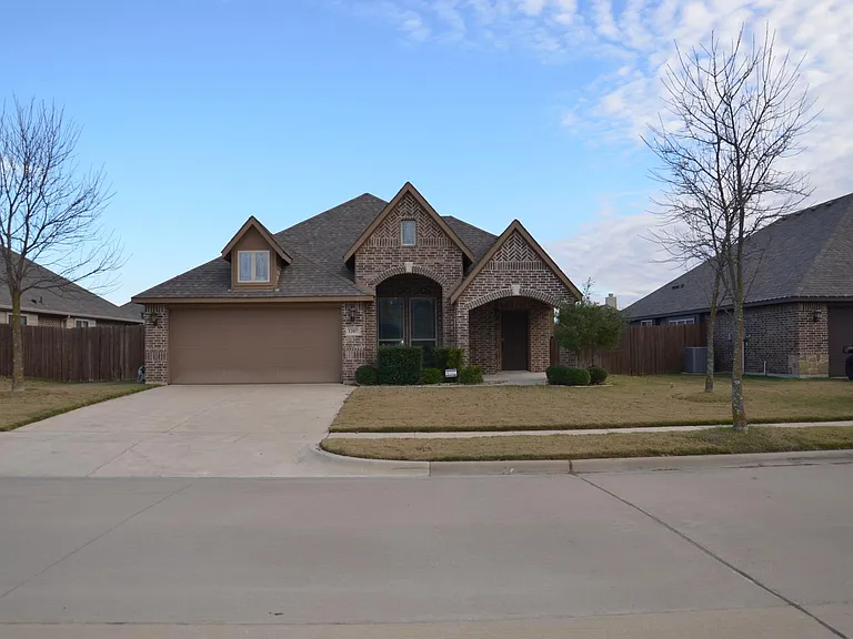 1207 Star Grass Dr — Photo 2