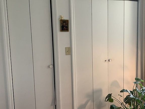 4th image of 10-51 49th Ave #2R