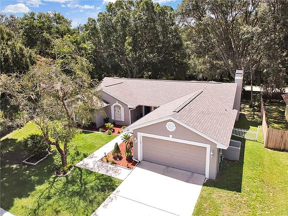 3rd image of 10416 Ashley Oaks Dr