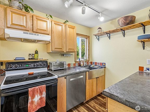 5th image of 1135 Lake Samish Road