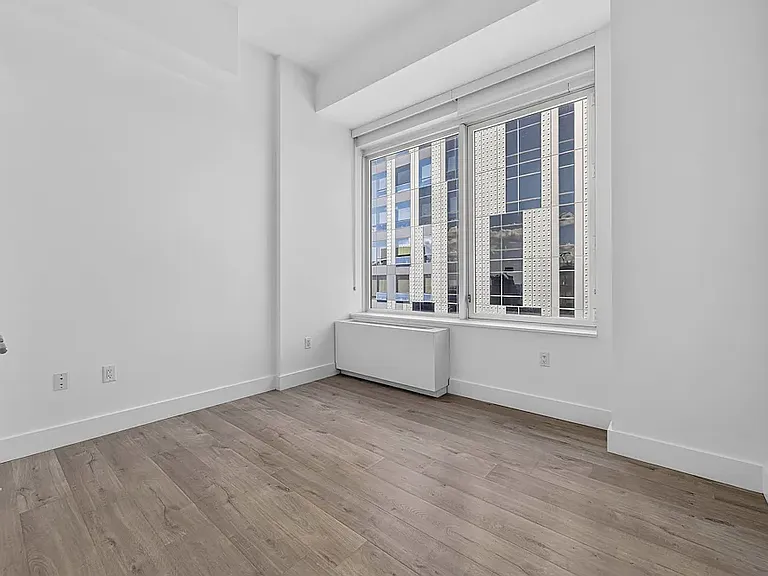 86 Fleet Pl #25R — Photo 7