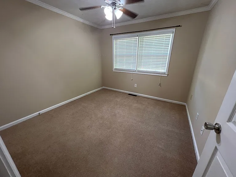 540 Oak Meadow Ln — Photo 13