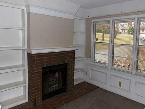 4th image of 2778 Davidson Dr