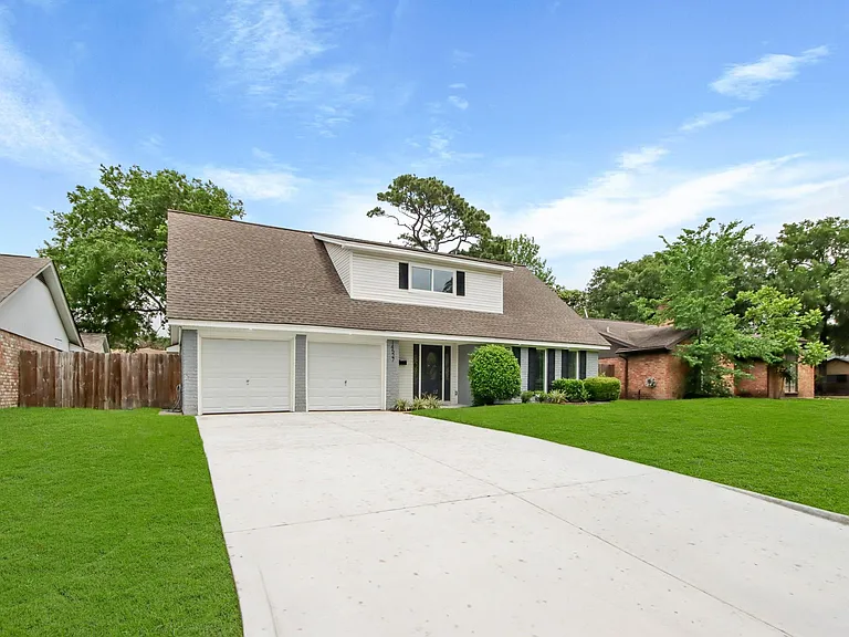 14527 Duncannon Dr — Photo 3
