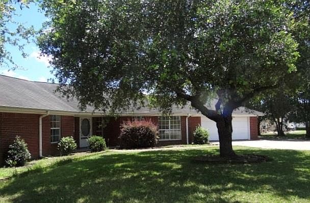 1st image of 16 Westwood Dr E