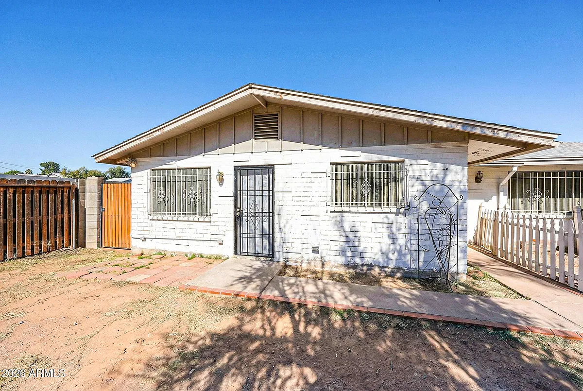 Building Photo - 2226 W Heatherbrae Dr #1