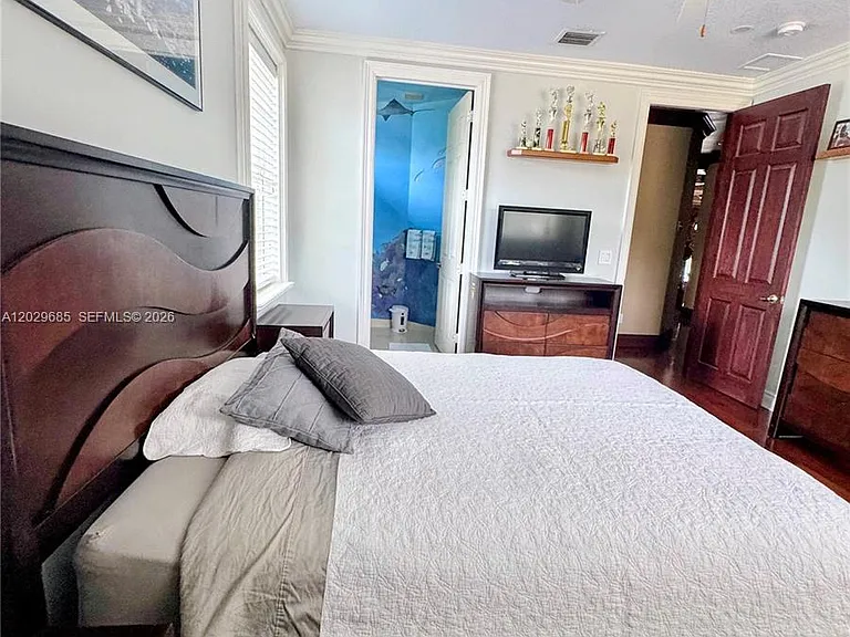 10445 Canterbury Ct — Photo 67