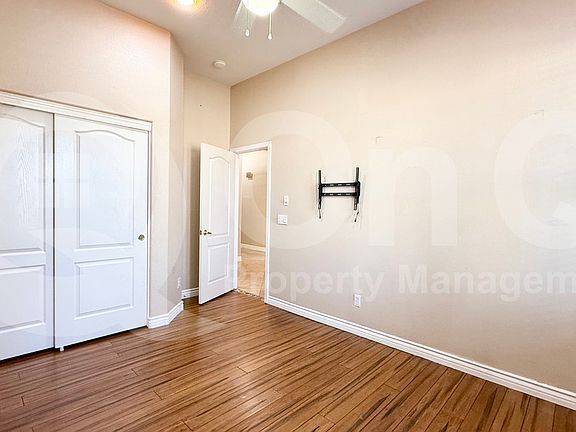 4th image of 373 W Carob Dr