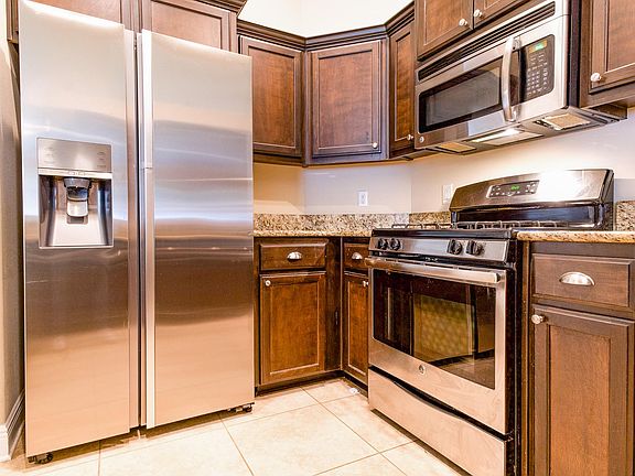 5th image of 4700 Belvedere Cir