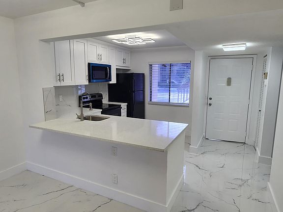 5th image of 21938 Remsen Ter APT 101