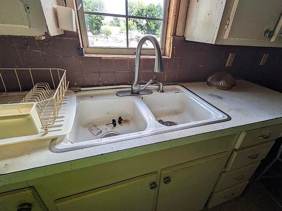 5th image of 3619 W 29th St