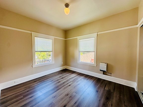 4th image of 1362 E 27th St #1366