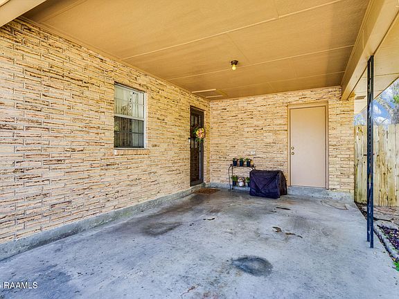 3rd image of 213 Bradford Dr