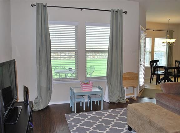 3rd image of 2236 Abbey Ln