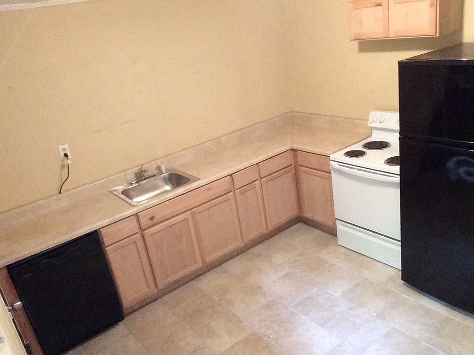 1st image of 152 Hinton Dr
