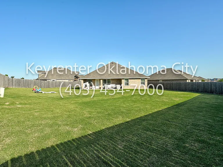 4200 NW 156th Ter — Photo 41