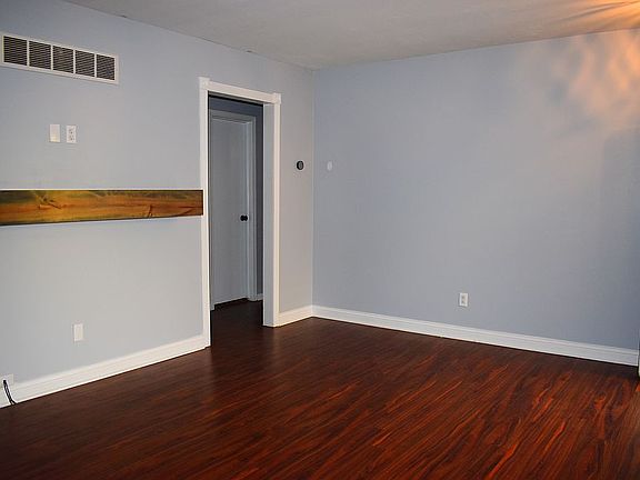 4th image of 6622 Garnett Ct