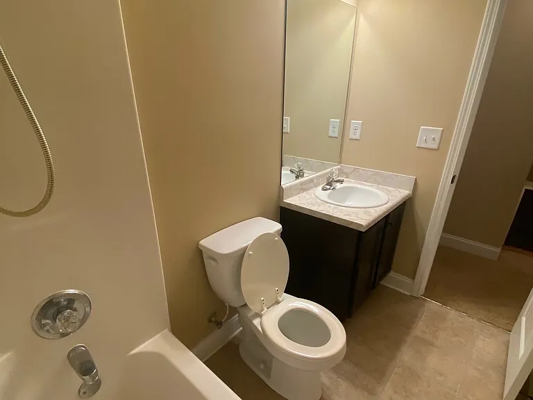 319 Haywood Dr — Photo 63