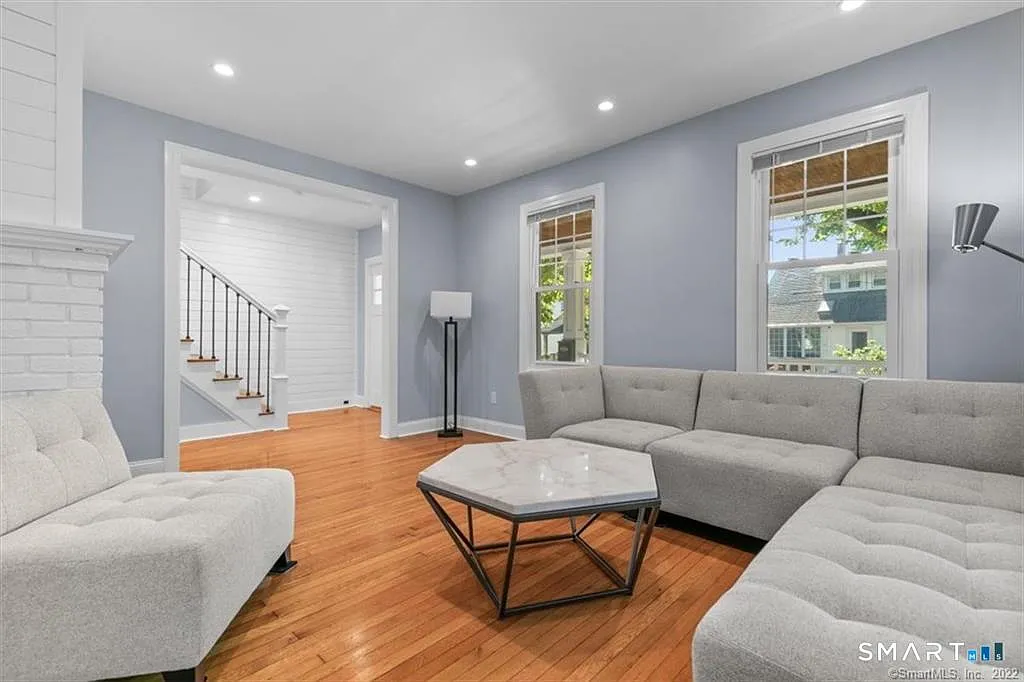 3 bed, 1.5 bath, 1341 sqft, $3,000 — Photo 3