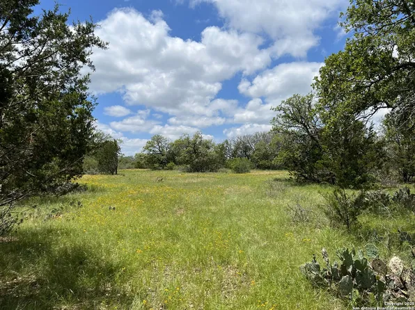 1895 Wasserfall, Fredericksburg, TX 78624