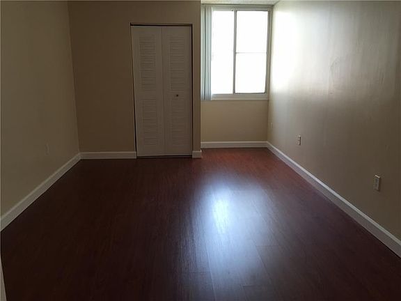 4th image of 800 N Miami Ave APT 1406