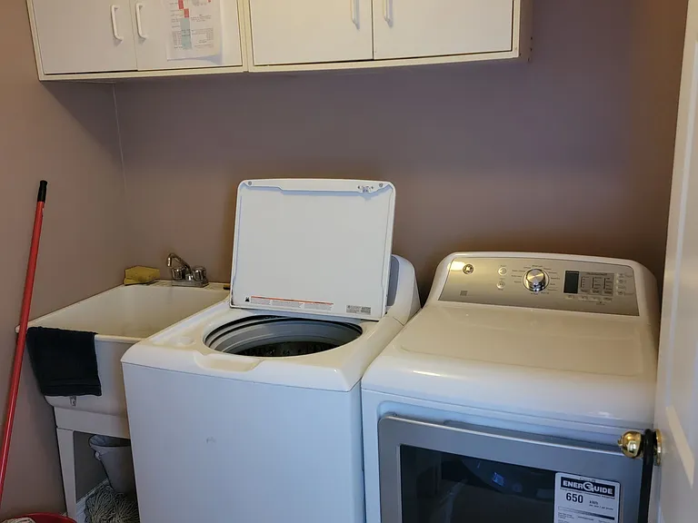593 Ray Lawson Blvd #BASEMENT — Photo 7