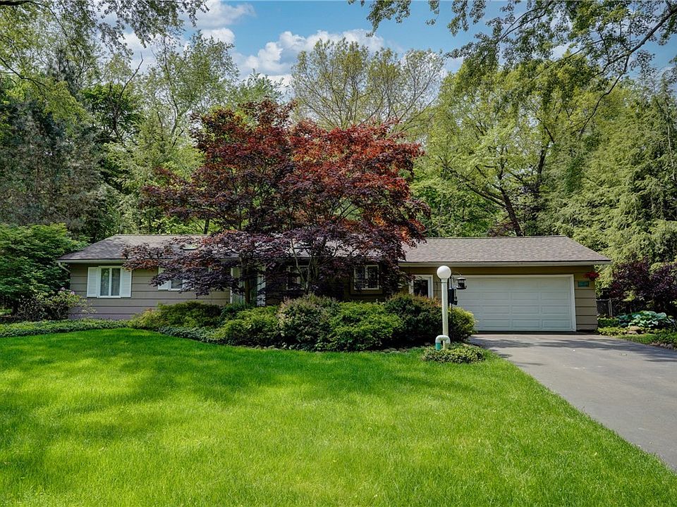 1st image of 17 Little Brook Dr