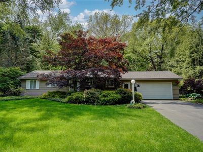 17 Little Brook Dr, Pittsford, NY, 14534