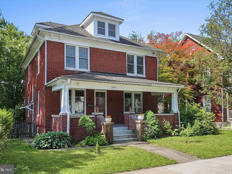 1st image of 205 Hanover St