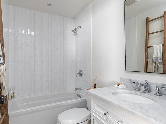 5th image of 352B E 18th St