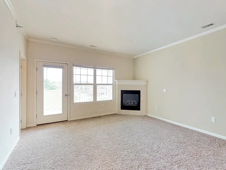 Mansions at Jordan Creek — Photo 76