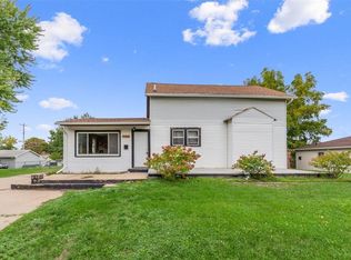 938 15th Ave SW, Cedar Rapids, IA 52404