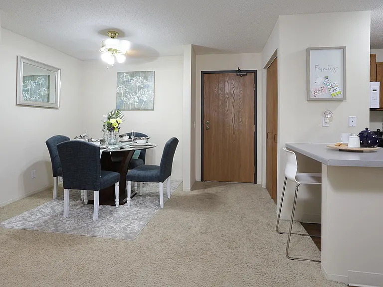 Claremont Apartments — Photo 14