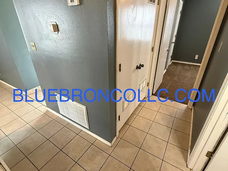 203 Sky Vue Dr — Photo 4
