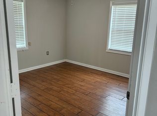 189 Nelson Ave, Lyons, GA 30436