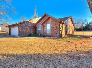 221 Ridgecrest Dr, Guthrie, OK 73044