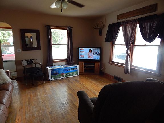 2nd image of 209 W Jackson St