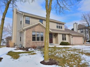 2144 Inverness Dr, Waukesha, WI 53186