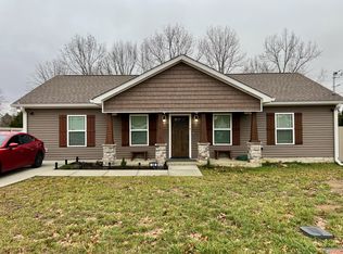 108 E Bomar Ct, Shelbyville, TN 37160