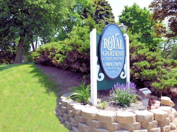 5650 West Wahner AVENUE #218, Brown Deer, WI 53223