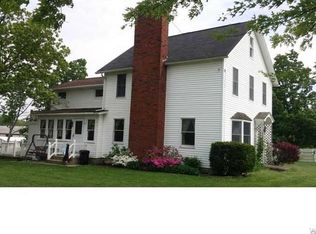 6915 Taylor Rd, Hamburg, NY 14075